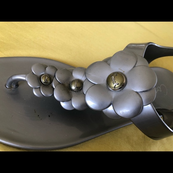 Plastic sandals - Picture 1 of 5